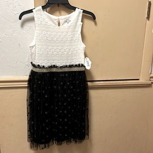 AUW Girls Dressy Dress. NWT Black and White Size 14